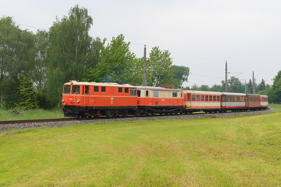 Baureihe 2095 mit Überstellungszug bei Nadelbach